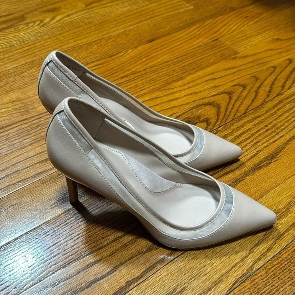 Banana Republic Classic Madison Pump Heel - Picture 3 of 6